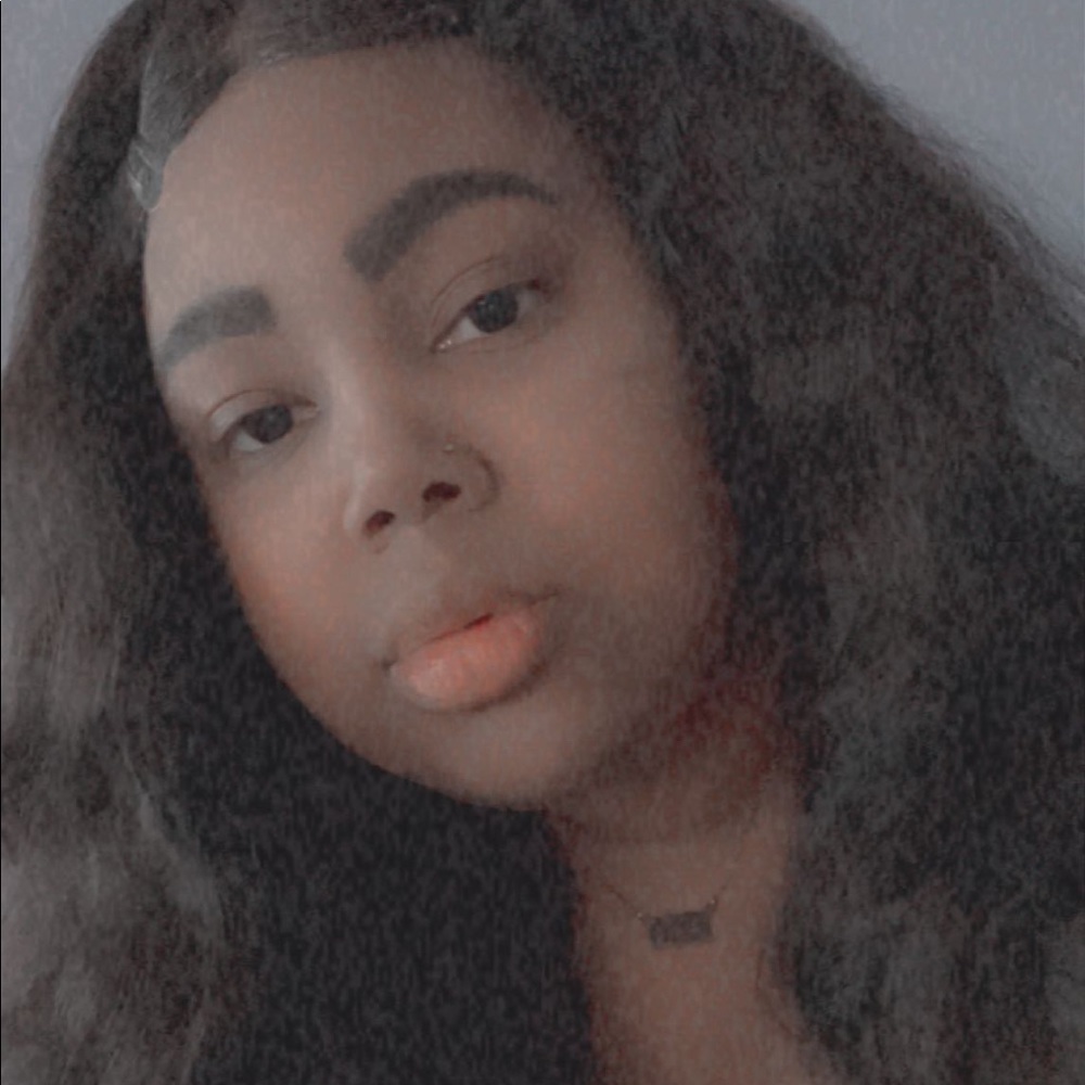 Meet your Posher, Marissa